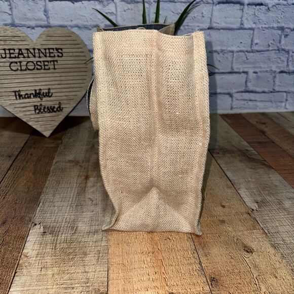 FEED target collaboration burlap tote bag - Picture 5 of 12